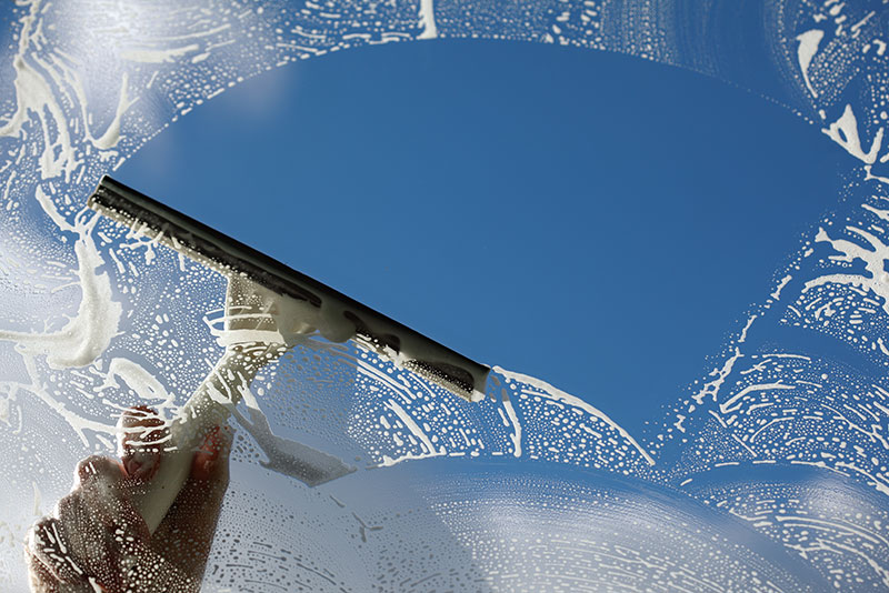 Nettoyer et laver les vitres - Domicile Clean